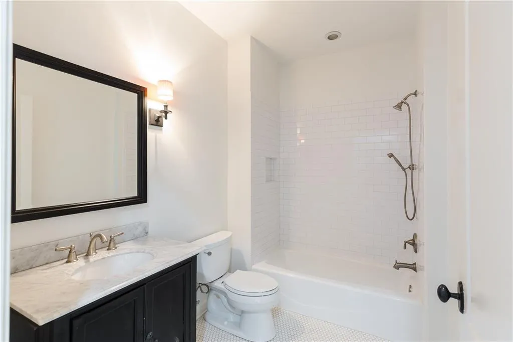 5400 Powers Ferry Road, Sandy Springs, Georgia 30327, 6 Bedrooms Bedrooms, ,5 BathroomsBathrooms,Residential,Sold,5400 Powers Ferry Road,5953389