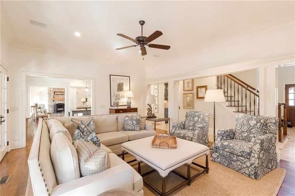 5400 Powers Ferry Road, Sandy Springs, Georgia 30327, 6 Bedrooms Bedrooms, ,5 BathroomsBathrooms,Residential,Sold,5400 Powers Ferry Road,5953389