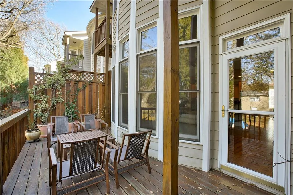 157 Chemin De Vie, Sandy Springs, Georgia 30342, 3 Bedrooms Bedrooms, ,3 BathroomsBathrooms,Residential,Sold,157 Chemin De Vie,5959628