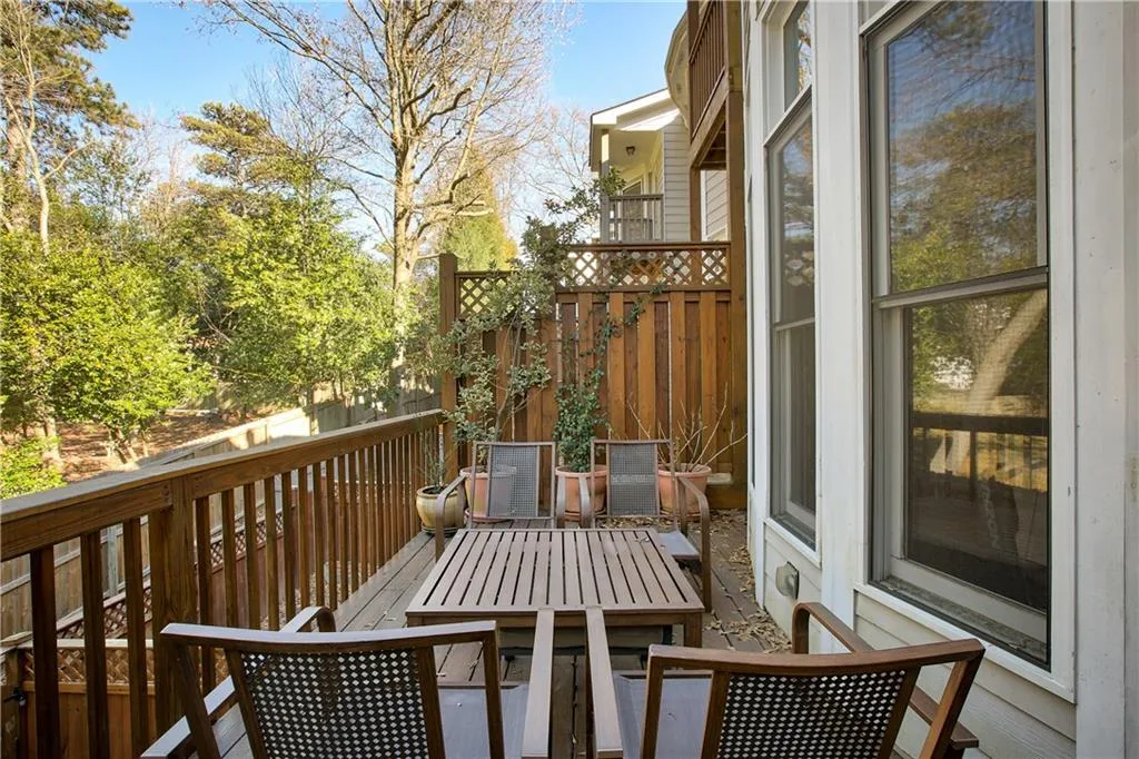 157 Chemin De Vie, Sandy Springs, Georgia 30342, 3 Bedrooms Bedrooms, ,3 BathroomsBathrooms,Residential,Sold,157 Chemin De Vie,5959628