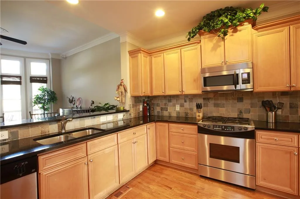 157 Chemin De Vie, Sandy Springs, Georgia 30342, 3 Bedrooms Bedrooms, ,3 BathroomsBathrooms,Residential,Sold,157 Chemin De Vie,5959628