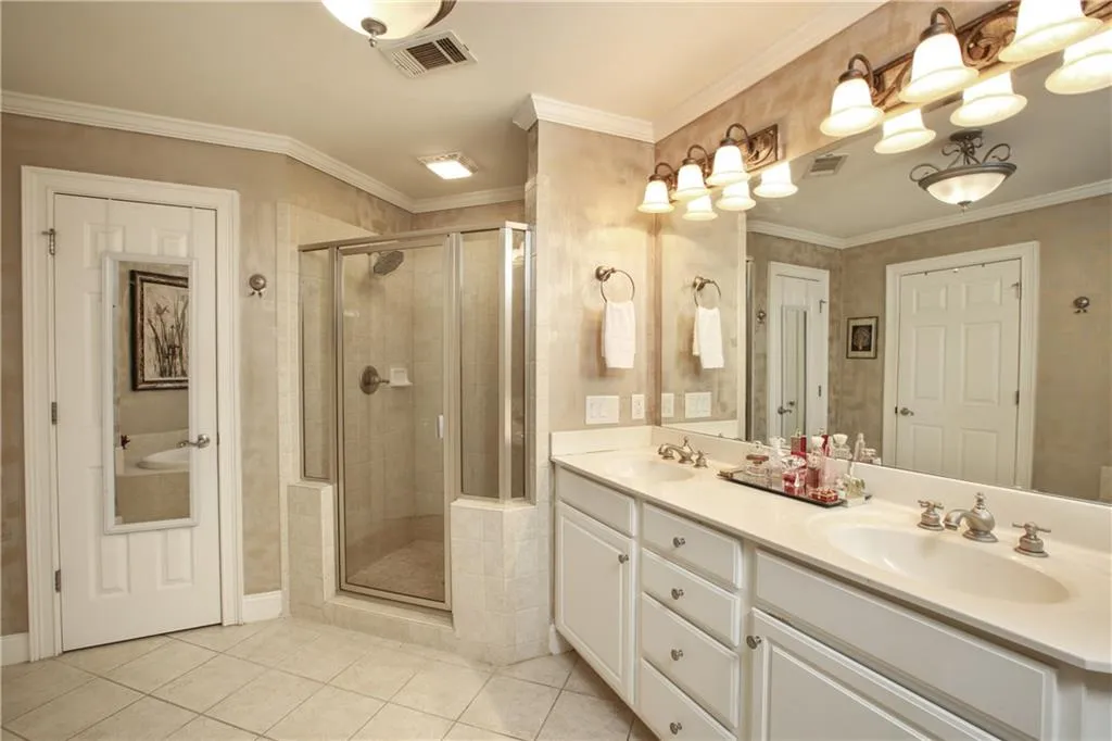 157 Chemin De Vie, Sandy Springs, Georgia 30342, 3 Bedrooms Bedrooms, ,3 BathroomsBathrooms,Residential,Sold,157 Chemin De Vie,5959628