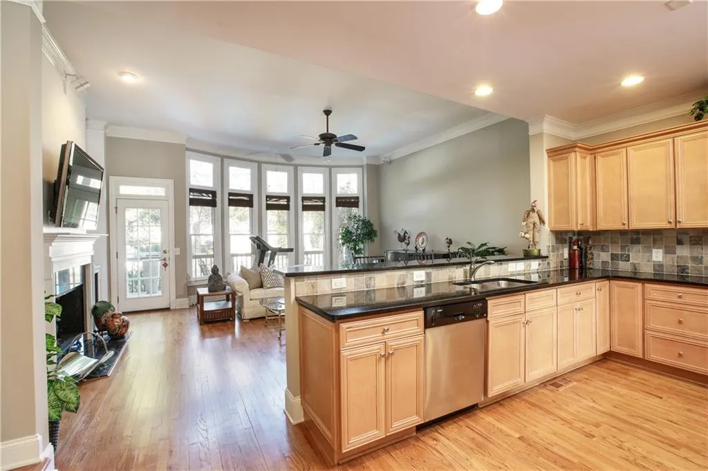 157 Chemin De Vie, Sandy Springs, Georgia 30342, 3 Bedrooms Bedrooms, ,3 BathroomsBathrooms,Residential,Sold,157 Chemin De Vie,5959628