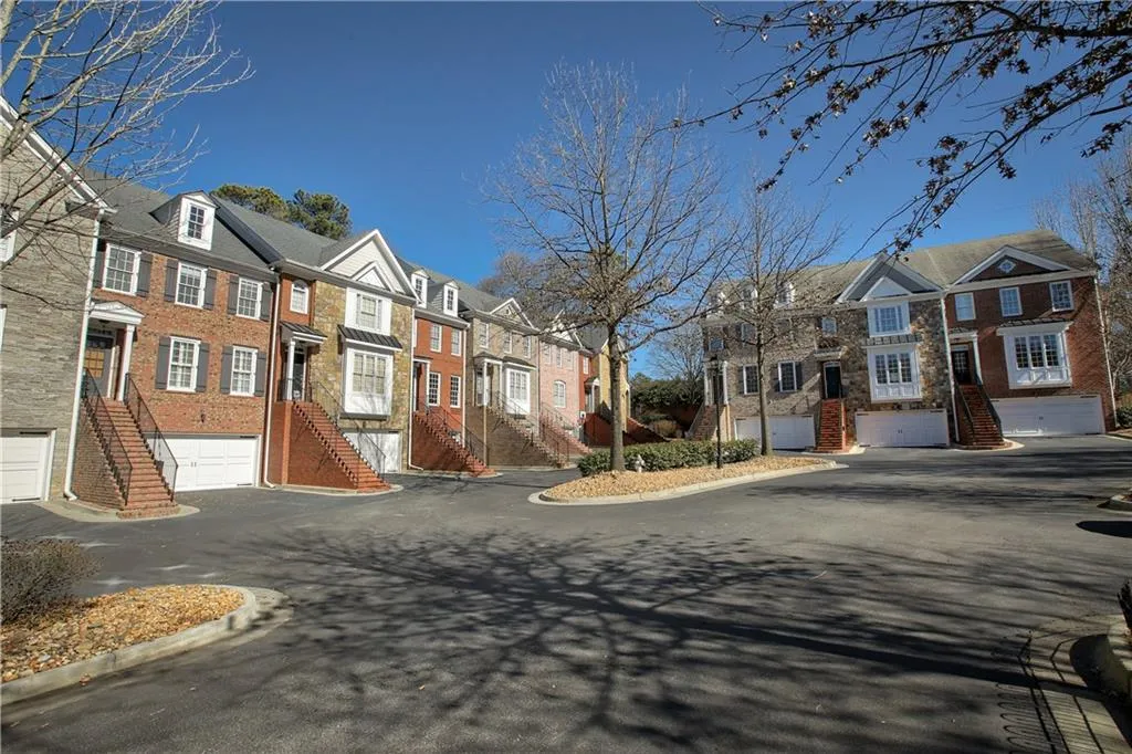 157 Chemin De Vie, Sandy Springs, Georgia 30342, 3 Bedrooms Bedrooms, ,3 BathroomsBathrooms,Residential,Sold,157 Chemin De Vie,5959628