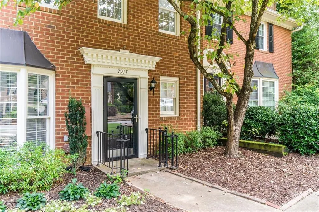 7917 Briar Villa, Sandy Springs, Georgia 30350, 3 Bedrooms Bedrooms, ,2 BathroomsBathrooms,Residential,Sold,7917 Briar Villa,6924557