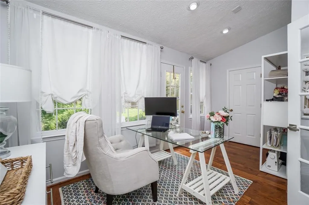 7917 Briar Villa, Sandy Springs, Georgia 30350, 3 Bedrooms Bedrooms, ,2 BathroomsBathrooms,Residential,Sold,7917 Briar Villa,6924557