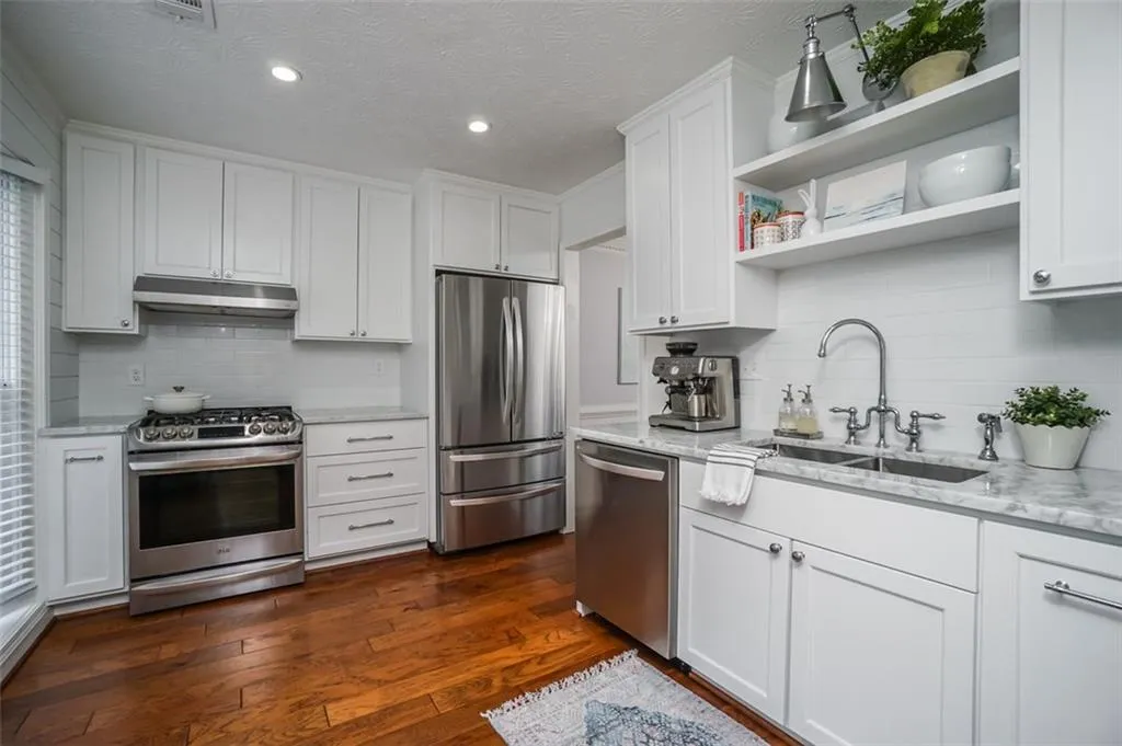 7917 Briar Villa, Sandy Springs, Georgia 30350, 3 Bedrooms Bedrooms, ,2 BathroomsBathrooms,Residential,Sold,7917 Briar Villa,6924557