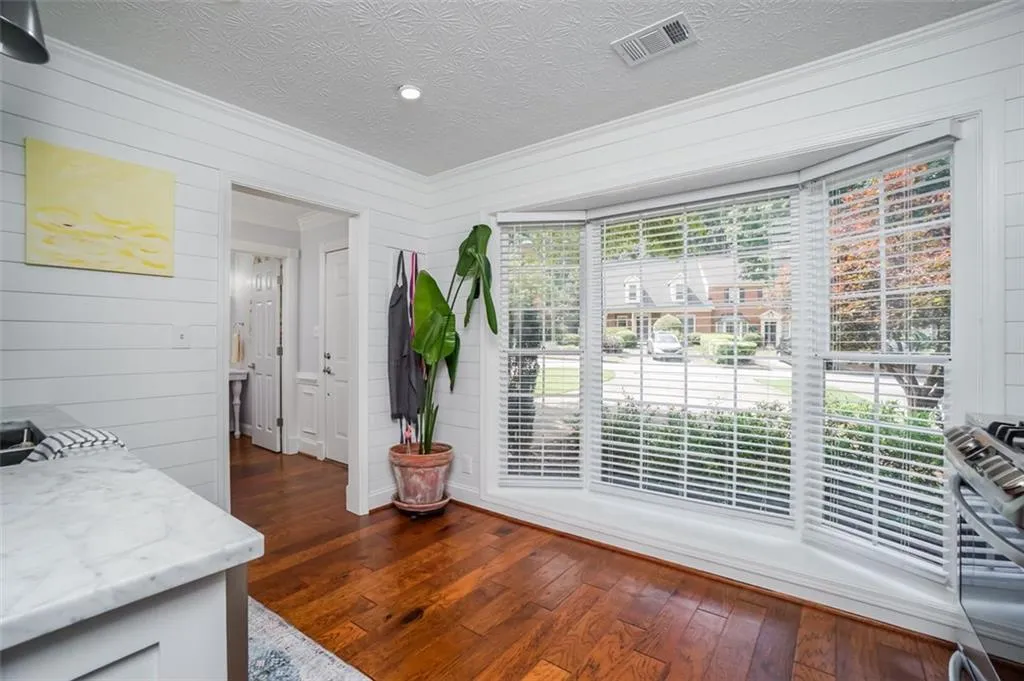 7917 Briar Villa, Sandy Springs, Georgia 30350, 3 Bedrooms Bedrooms, ,2 BathroomsBathrooms,Residential,Sold,7917 Briar Villa,6924557