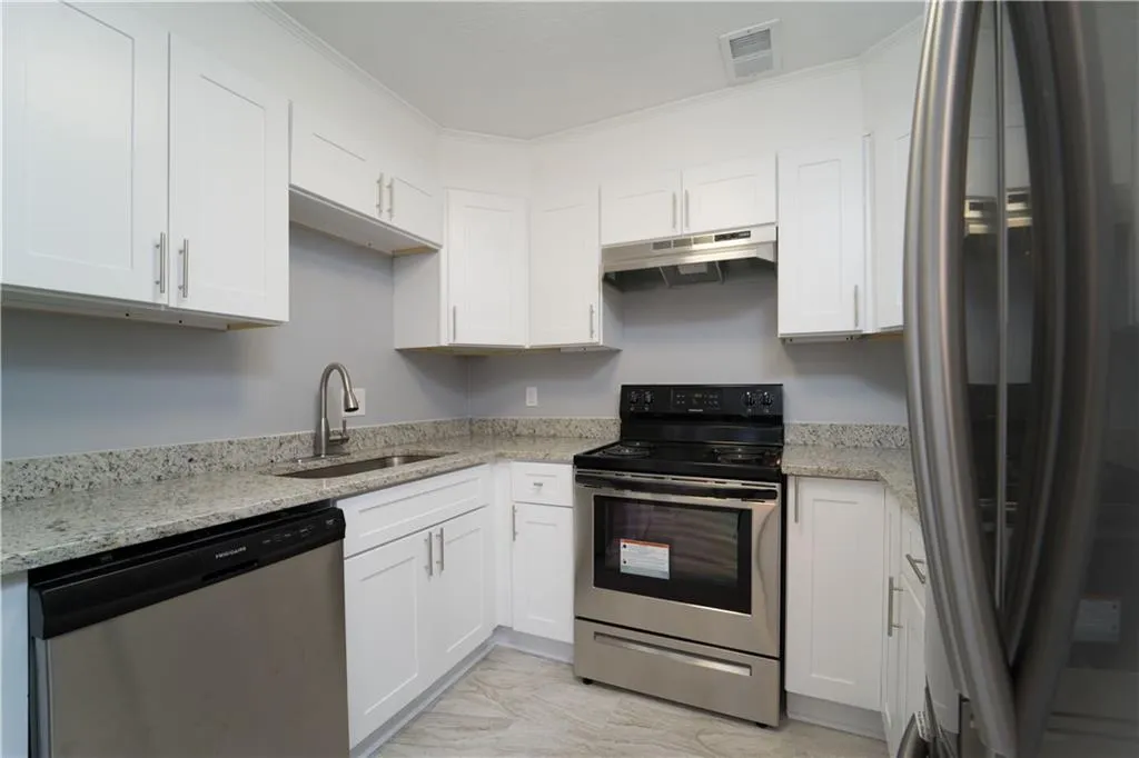 355 Winding River Unit #d, Sandy Springs, Georgia 30350, 2 Bedrooms Bedrooms, ,2 BathroomsBathrooms,Residential,Sold,355 Winding River Unit #d,6815807