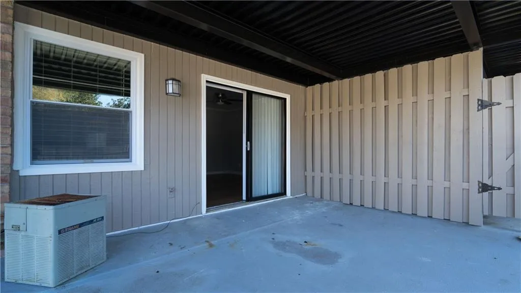 355 Winding River Unit #d, Sandy Springs, Georgia 30350, 2 Bedrooms Bedrooms, ,2 BathroomsBathrooms,Residential,Sold,355 Winding River Unit #d,6815807