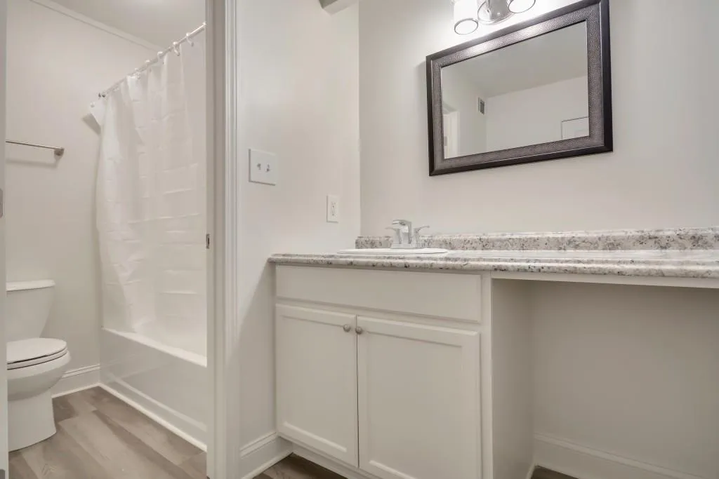 725 Dalrymple Road Unit 2f, Sandy Springs, Georgia 30328, 2 Bedrooms Bedrooms, ,2 BathroomsBathrooms,Residential,Sold,725 Dalrymple Road Unit 2f,6649185