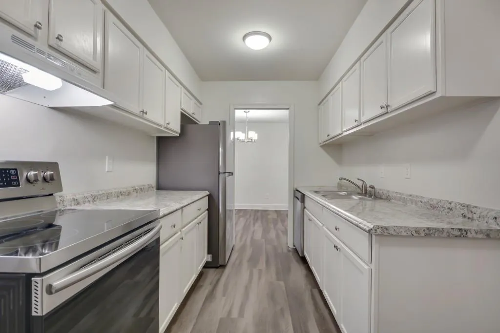 725 Dalrymple Road Unit 2f, Sandy Springs, Georgia 30328, 2 Bedrooms Bedrooms, ,2 BathroomsBathrooms,Residential,Sold,725 Dalrymple Road Unit 2f,6649185