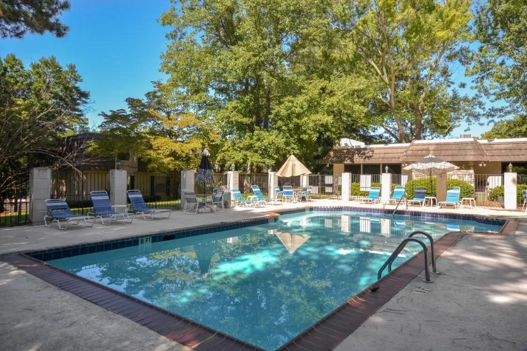 725 Dalrymple Road Unit 2f, Sandy Springs, Georgia 30328, 2 Bedrooms Bedrooms, ,2 BathroomsBathrooms,Residential,Sold,725 Dalrymple Road Unit 2f,6649185