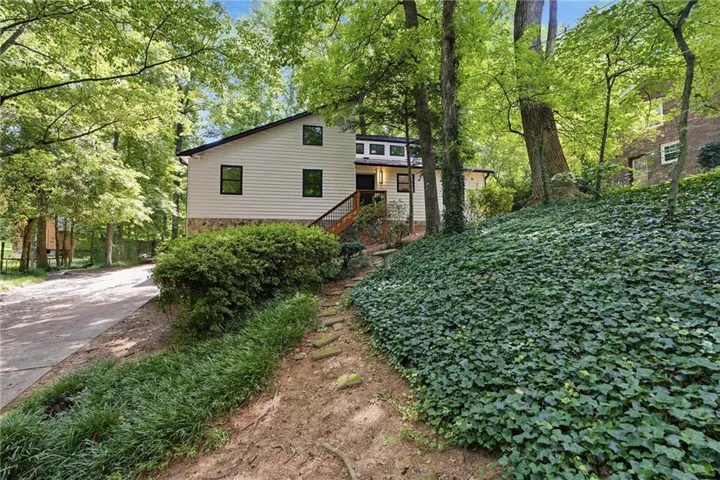 2490 Stoney Brook Lane Ne, Marietta, Georgia 30062