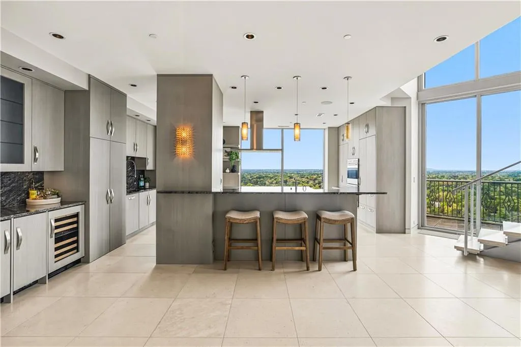 2795 Peachtree Road Ne Unit 2601, Atlanta, Georgia 30305, 2 Bedrooms Bedrooms, 0 ,2 BathroomsBathrooms,Residential,For Sale,2795 Peachtree Road Ne Unit 2601,7749140