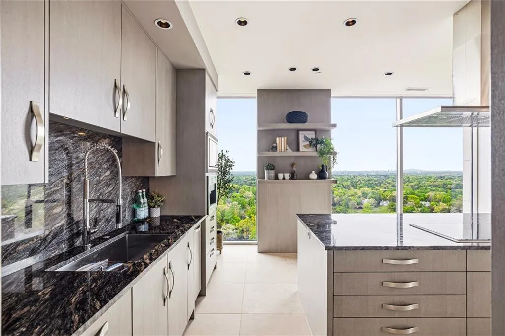 2795 Peachtree Road Ne Unit 2601, Atlanta, Georgia 30305, 2 Bedrooms Bedrooms, 0 ,2 BathroomsBathrooms,Residential,For Sale,2795 Peachtree Road Ne Unit 2601,7749140