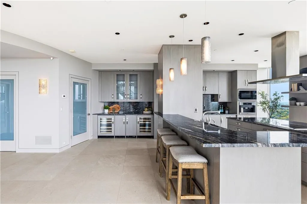 2795 Peachtree Road Ne Unit 2601, Atlanta, Georgia 30305, 2 Bedrooms Bedrooms, 0 ,2 BathroomsBathrooms,Residential,For Sale,2795 Peachtree Road Ne Unit 2601,7749140