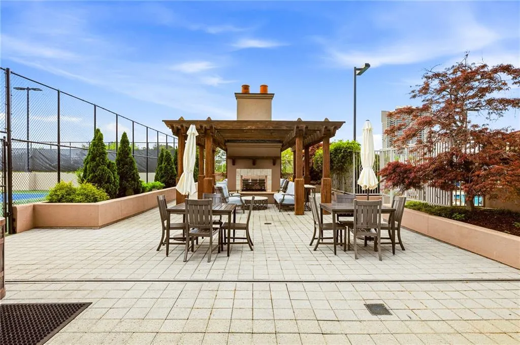 2795 Peachtree Road Ne Unit 2601, Atlanta, Georgia 30305, 2 Bedrooms Bedrooms, 0 ,2 BathroomsBathrooms,Residential,For Sale,2795 Peachtree Road Ne Unit 2601,7749140