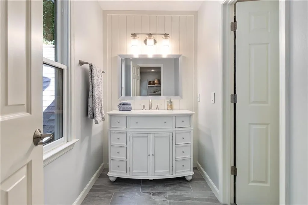 15 S Battery Place, Atlanta, Georgia 30342, 4 Bedrooms Bedrooms, ,3 BathroomsBathrooms,Residential,Sold,15 S Battery Place,7070686