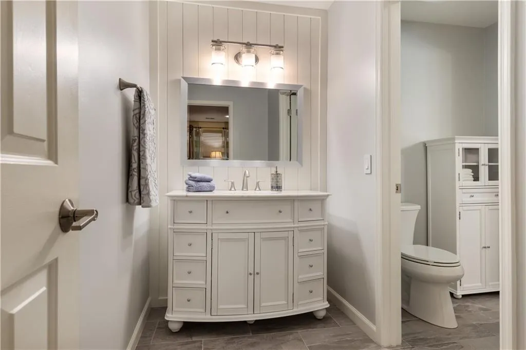 15 S Battery Place, Atlanta, Georgia 30342, 4 Bedrooms Bedrooms, ,3 BathroomsBathrooms,Residential,Sold,15 S Battery Place,7070686