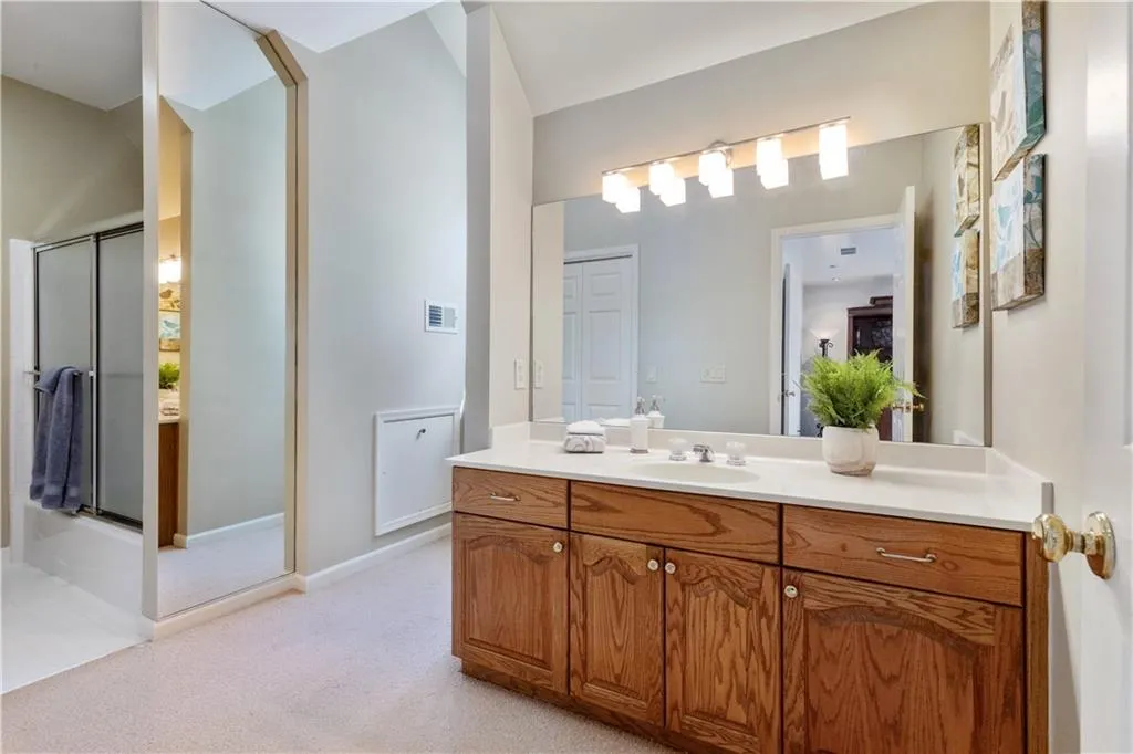 15 S Battery Place, Atlanta, Georgia 30342, 4 Bedrooms Bedrooms, ,3 BathroomsBathrooms,Residential,Sold,15 S Battery Place,7070686