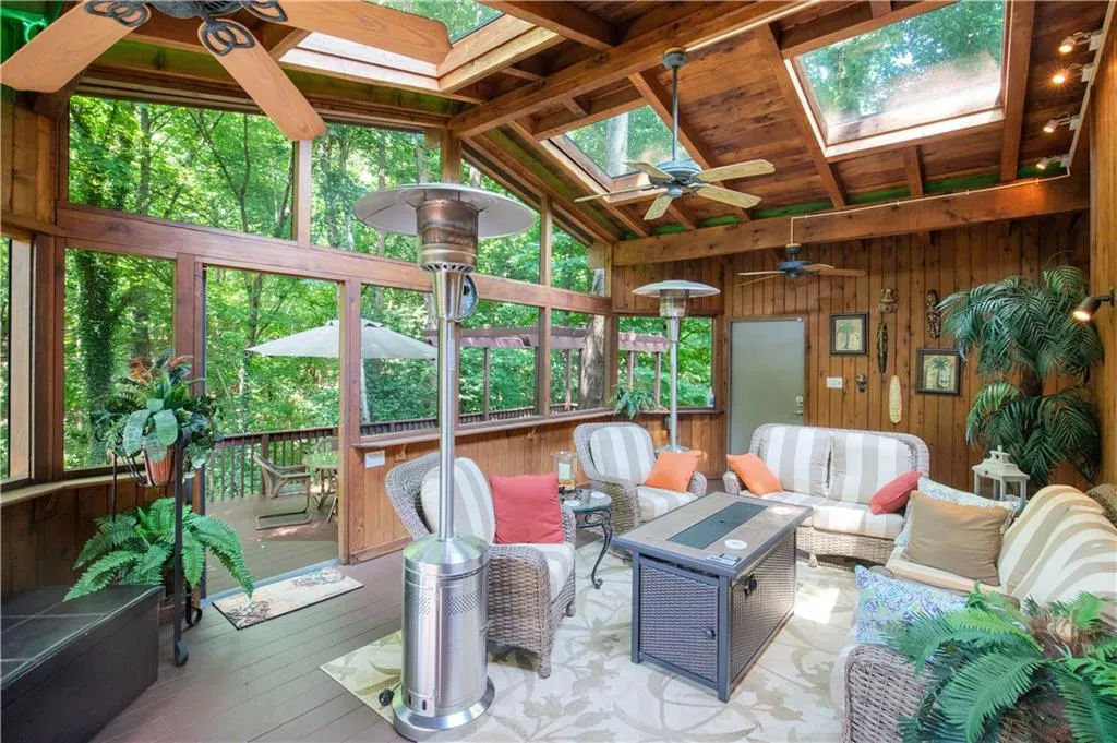 15 S Battery Place, Atlanta, Georgia 30342, 4 Bedrooms Bedrooms, ,3 BathroomsBathrooms,Residential,Sold,15 S Battery Place,7070686