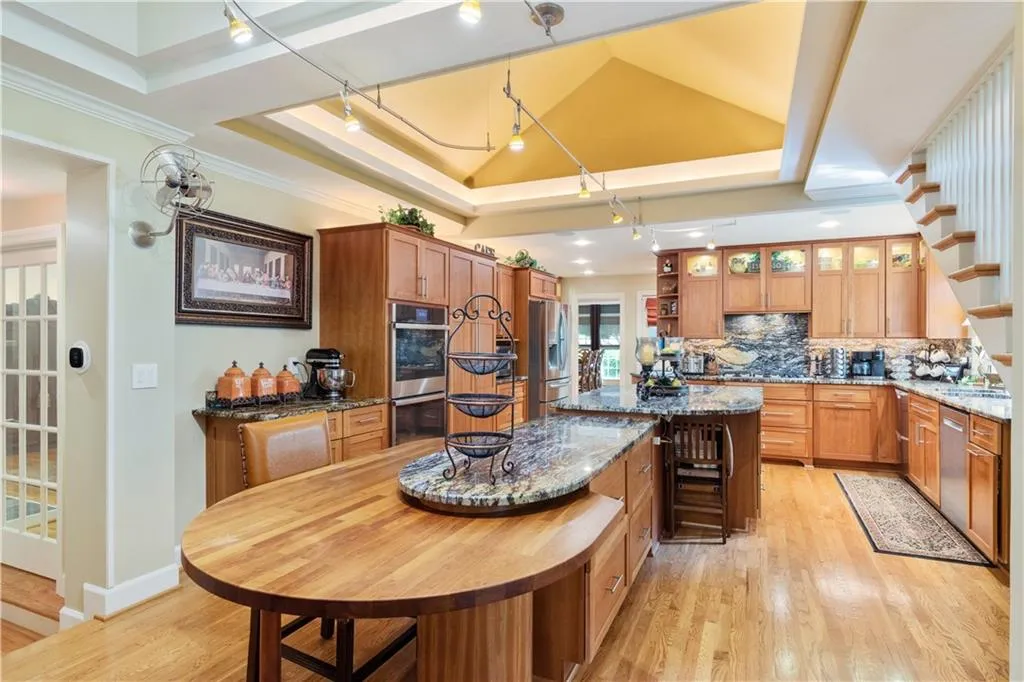 15 S Battery Place, Atlanta, Georgia 30342, 4 Bedrooms Bedrooms, ,3 BathroomsBathrooms,Residential,Sold,15 S Battery Place,7070686