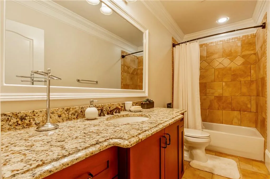 284 Hedden Street Ne, Atlanta, Georgia 30342, 5 Bedrooms Bedrooms, ,4 BathroomsBathrooms,Residential,Sold,284 Hedden Street Ne,6626558