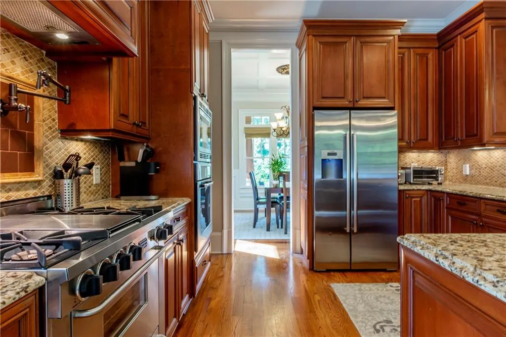 284 Hedden Street Ne, Atlanta, Georgia 30342, 5 Bedrooms Bedrooms, ,4 BathroomsBathrooms,Residential,Sold,284 Hedden Street Ne,6626558