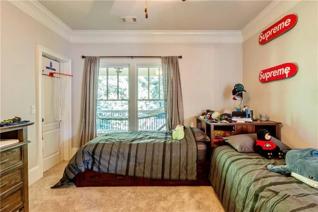 284 Hedden Street Ne, Atlanta, Georgia 30342, 5 Bedrooms Bedrooms, ,4 BathroomsBathrooms,Residential,Sold,284 Hedden Street Ne,6626558