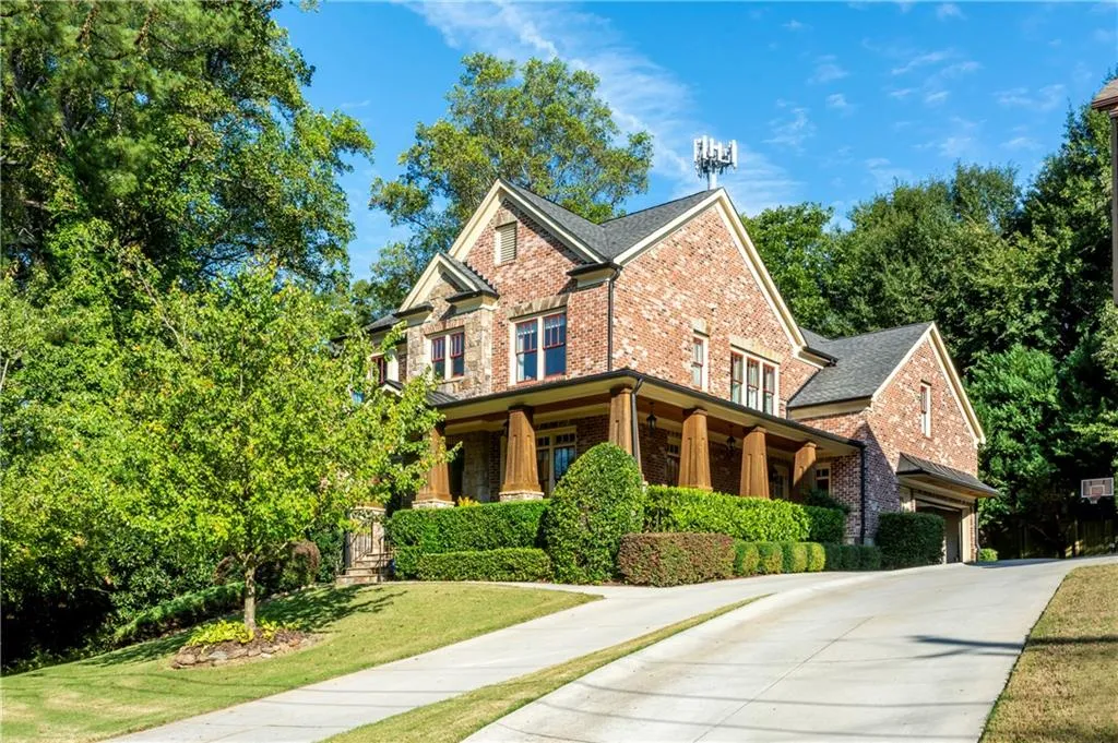 284 Hedden Street Ne, Atlanta, Georgia 30342, 5 Bedrooms Bedrooms, ,4 BathroomsBathrooms,Residential,Sold,284 Hedden Street Ne,6626558