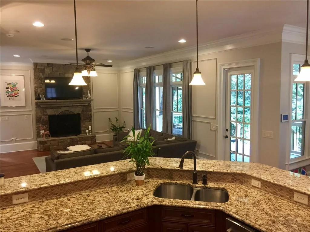 284 Hedden Street Ne, Atlanta, Georgia 30342, 5 Bedrooms Bedrooms, ,4 BathroomsBathrooms,Residential,Sold,284 Hedden Street Ne,6626558