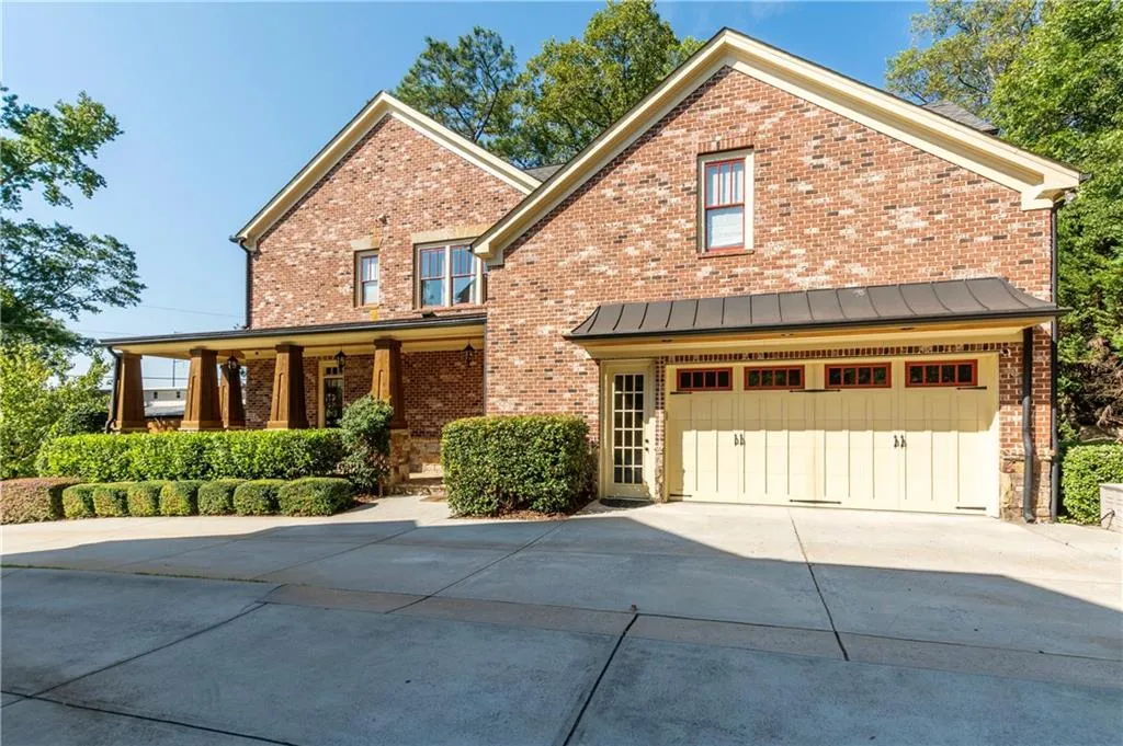 284 Hedden Street Ne, Atlanta, Georgia 30342, 5 Bedrooms Bedrooms, ,4 BathroomsBathrooms,Residential,Sold,284 Hedden Street Ne,6626558