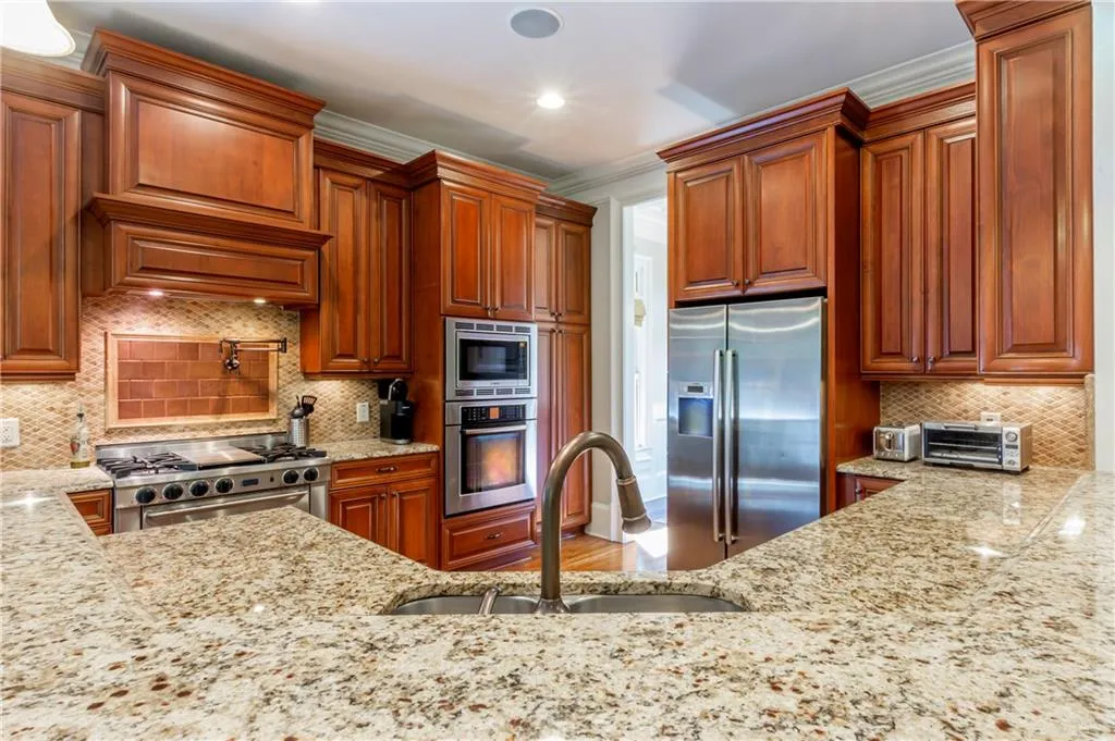 284 Hedden Street Ne, Atlanta, Georgia 30342, 5 Bedrooms Bedrooms, ,4 BathroomsBathrooms,Residential,Sold,284 Hedden Street Ne,6626558