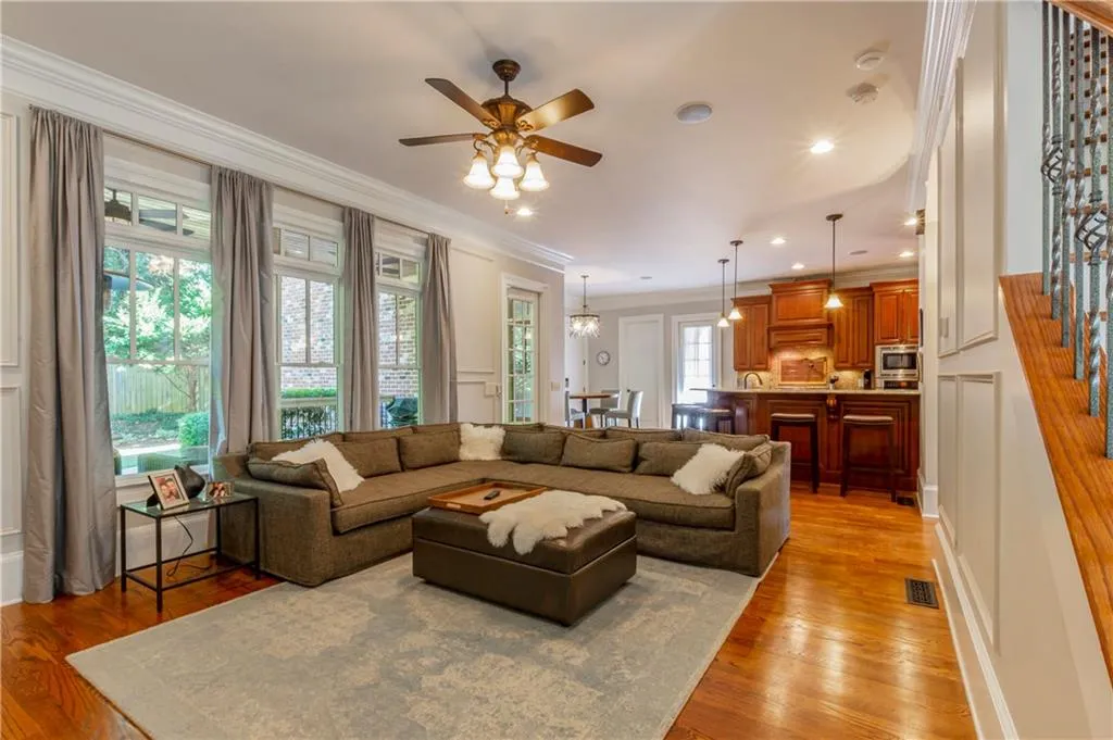 284 Hedden Street Ne, Atlanta, Georgia 30342, 5 Bedrooms Bedrooms, ,4 BathroomsBathrooms,Residential,Sold,284 Hedden Street Ne,6626558
