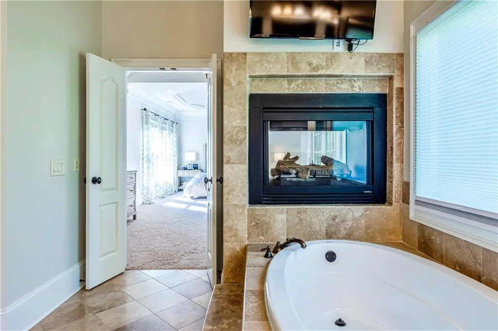 284 Hedden Street Ne, Atlanta, Georgia 30342, 5 Bedrooms Bedrooms, ,4 BathroomsBathrooms,Residential,Sold,284 Hedden Street Ne,6626558