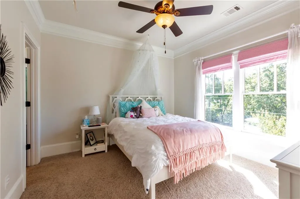 284 Hedden Street Ne, Atlanta, Georgia 30342, 5 Bedrooms Bedrooms, ,4 BathroomsBathrooms,Residential,Sold,284 Hedden Street Ne,6626558