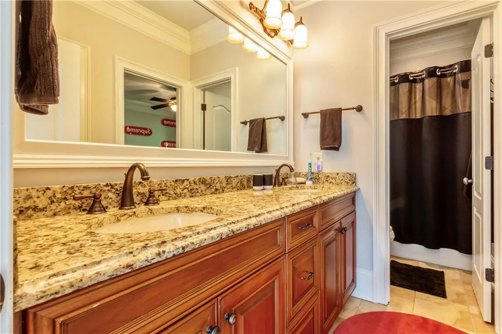 284 Hedden Street Ne, Atlanta, Georgia 30342, 5 Bedrooms Bedrooms, ,4 BathroomsBathrooms,Residential,Sold,284 Hedden Street Ne,6626558
