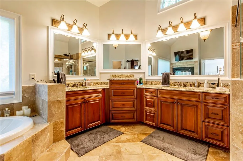 284 Hedden Street Ne, Atlanta, Georgia 30342, 5 Bedrooms Bedrooms, ,4 BathroomsBathrooms,Residential,Sold,284 Hedden Street Ne,6626558