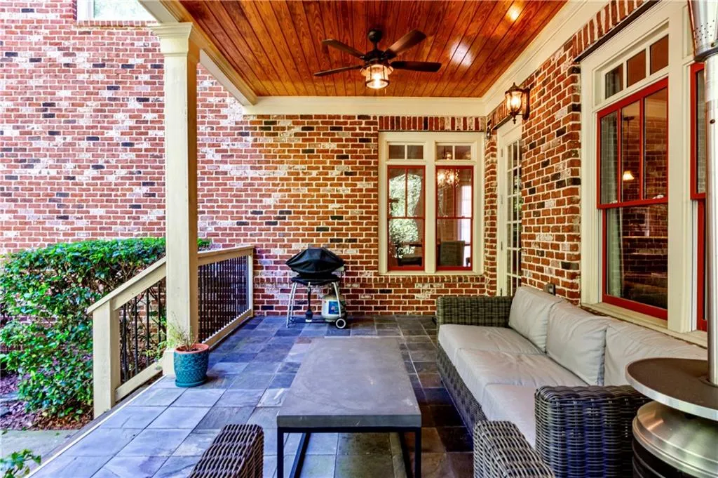 284 Hedden Street Ne, Atlanta, Georgia 30342, 5 Bedrooms Bedrooms, ,4 BathroomsBathrooms,Residential,Sold,284 Hedden Street Ne,6626558