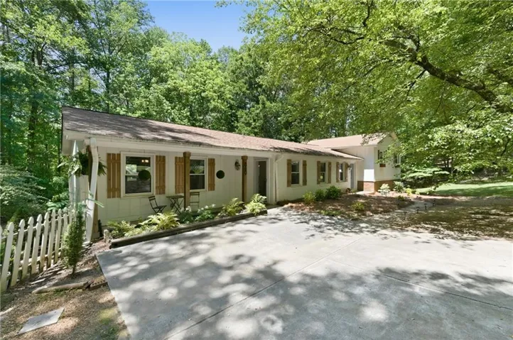 860 Oakdale Road, Canton, Georgia 30114