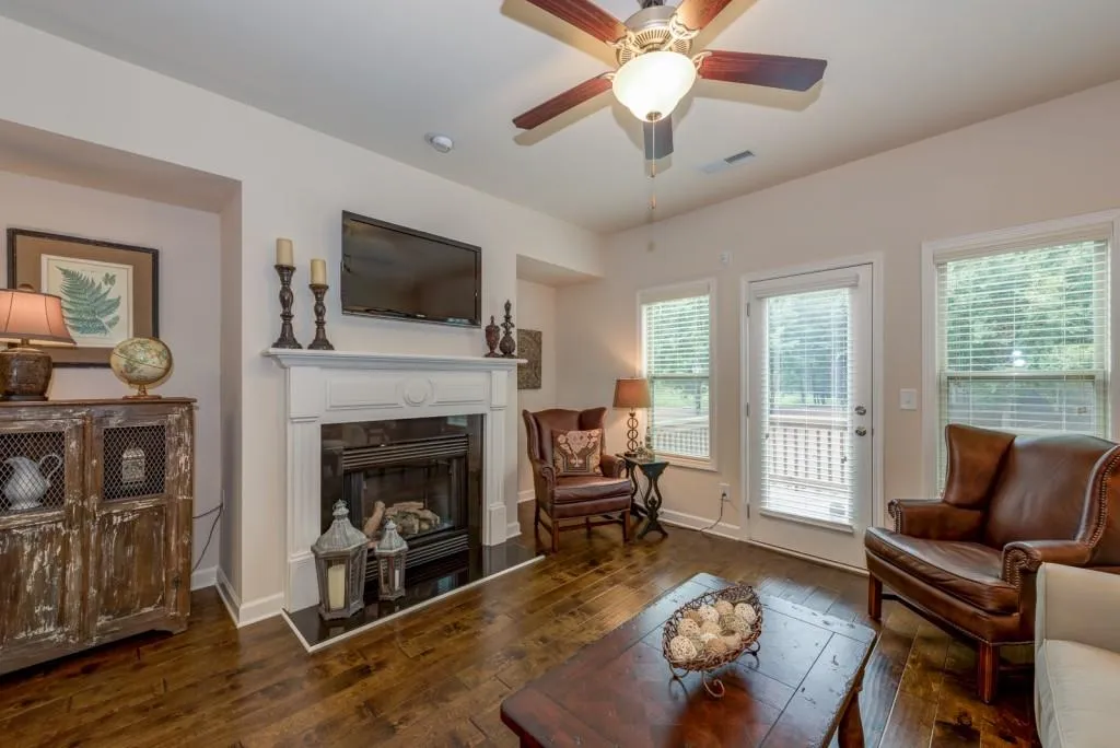 7460 Glisten Avenue, Atlanta, Georgia 30328, 3 Bedrooms Bedrooms, ,3 BathroomsBathrooms,Residential,Sold,7460 Glisten Avenue,5885657