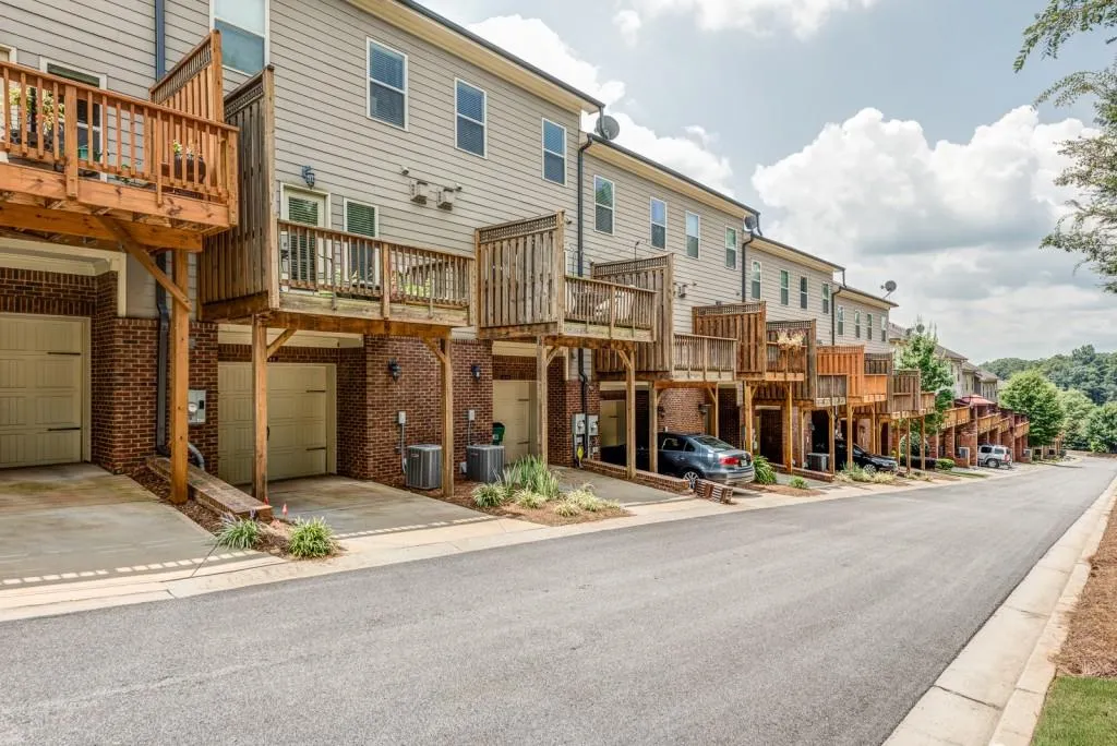 7460 Glisten Avenue, Atlanta, Georgia 30328, 3 Bedrooms Bedrooms, ,3 BathroomsBathrooms,Residential,Sold,7460 Glisten Avenue,5885657