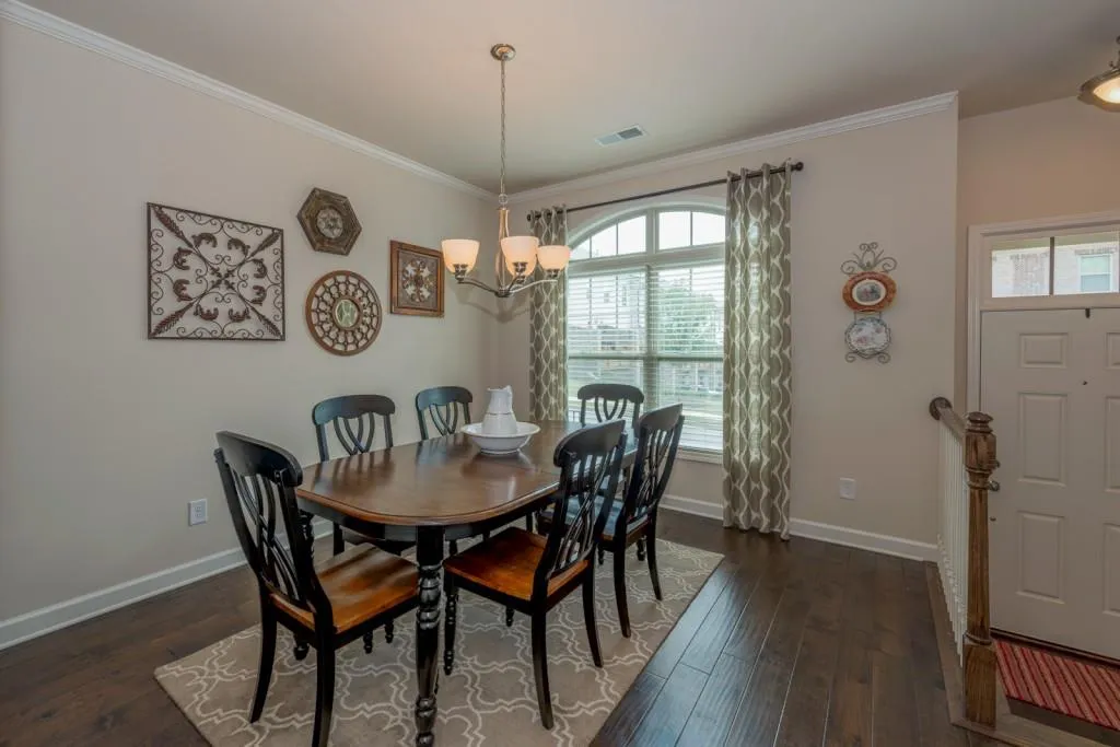 7460 Glisten Avenue, Atlanta, Georgia 30328, 3 Bedrooms Bedrooms, ,3 BathroomsBathrooms,Residential,Sold,7460 Glisten Avenue,5885657