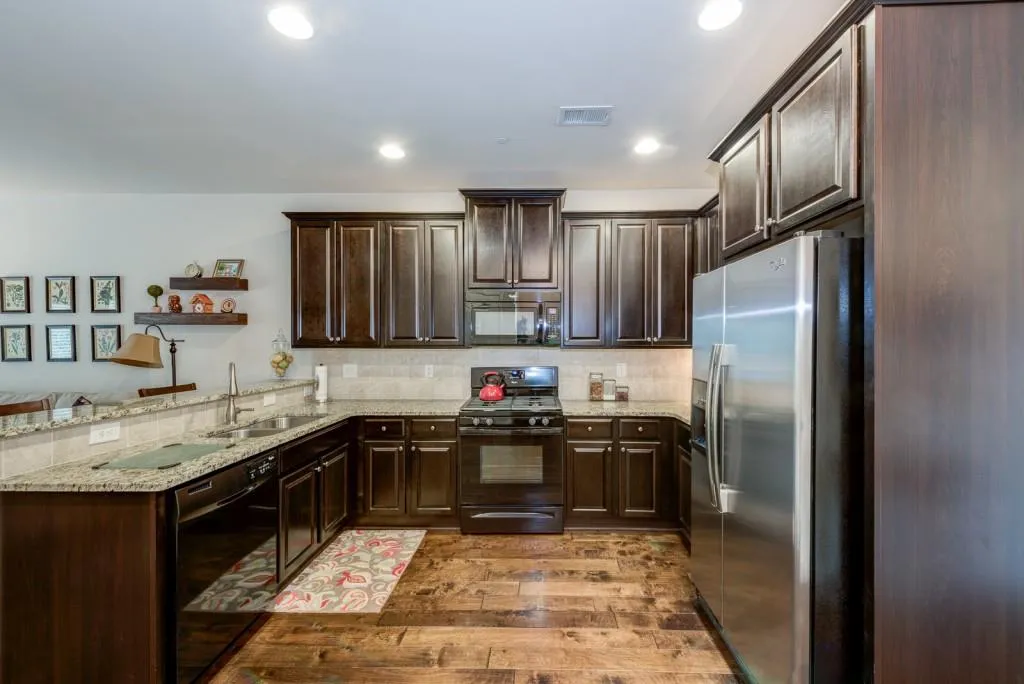 7460 Glisten Avenue, Atlanta, Georgia 30328, 3 Bedrooms Bedrooms, ,3 BathroomsBathrooms,Residential,Sold,7460 Glisten Avenue,5885657