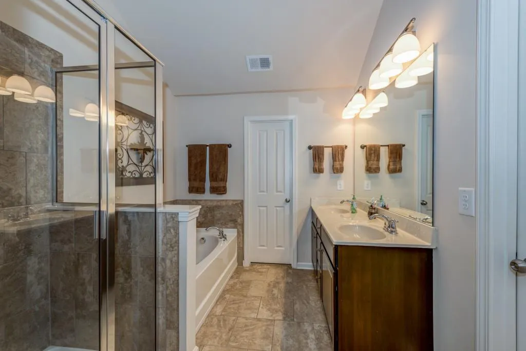 7460 Glisten Avenue, Atlanta, Georgia 30328, 3 Bedrooms Bedrooms, ,3 BathroomsBathrooms,Residential,Sold,7460 Glisten Avenue,5885657