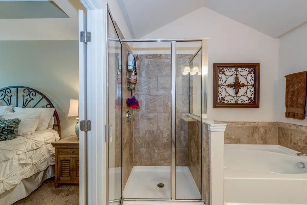 7460 Glisten Avenue, Atlanta, Georgia 30328, 3 Bedrooms Bedrooms, ,3 BathroomsBathrooms,Residential,Sold,7460 Glisten Avenue,5885657