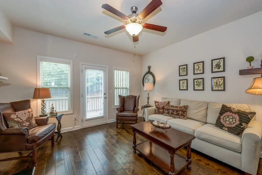 7460 Glisten Avenue, Atlanta, Georgia 30328, 3 Bedrooms Bedrooms, ,3 BathroomsBathrooms,Residential,Sold,7460 Glisten Avenue,5885657