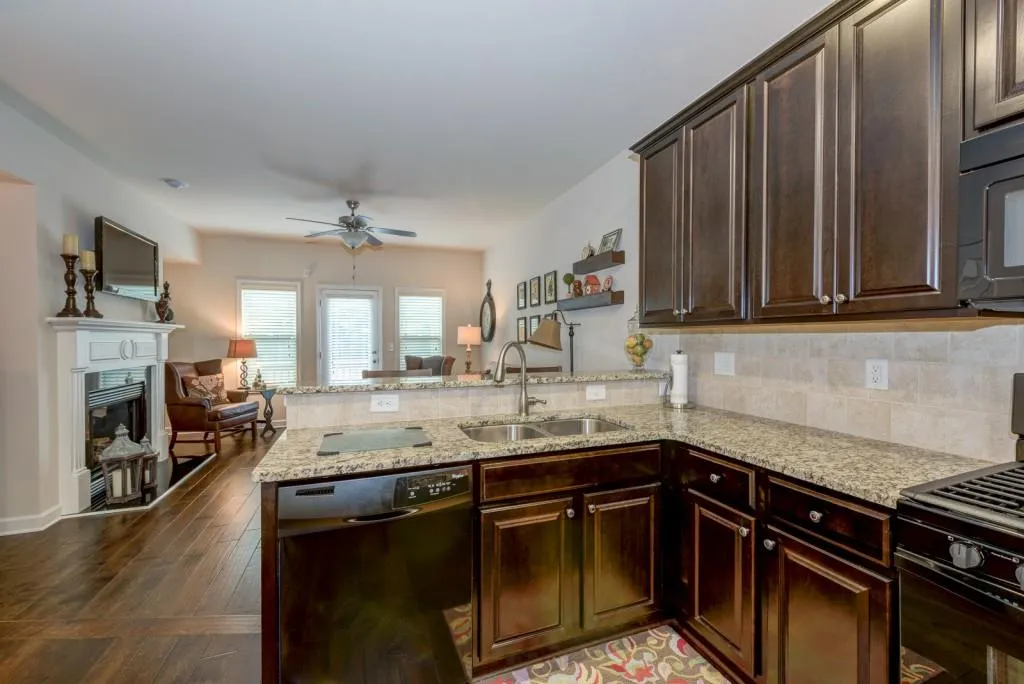 7460 Glisten Avenue, Atlanta, Georgia 30328, 3 Bedrooms Bedrooms, ,3 BathroomsBathrooms,Residential,Sold,7460 Glisten Avenue,5885657