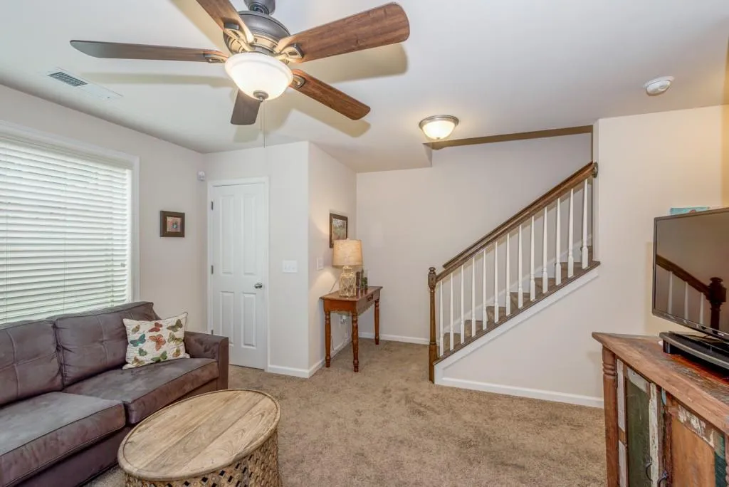 7460 Glisten Avenue, Atlanta, Georgia 30328, 3 Bedrooms Bedrooms, ,3 BathroomsBathrooms,Residential,Sold,7460 Glisten Avenue,5885657